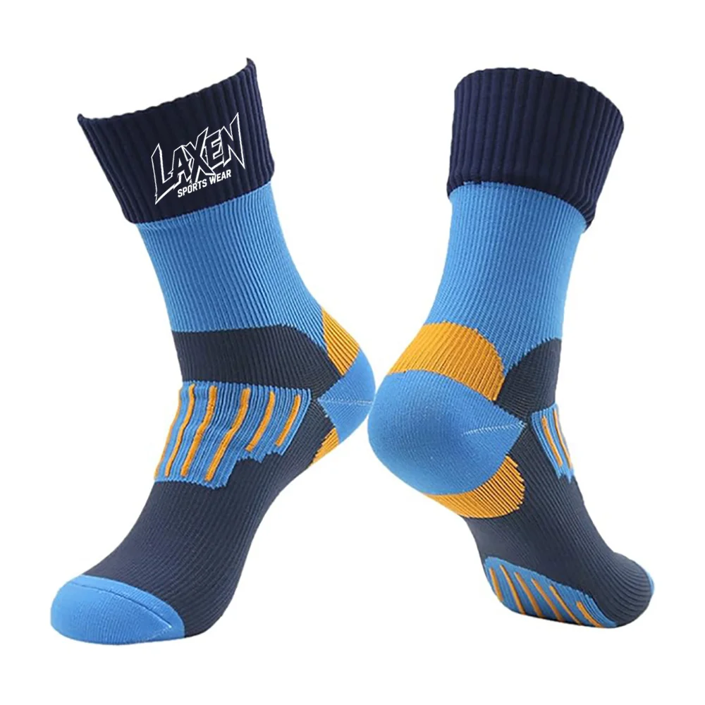 12 Socks - Image 1